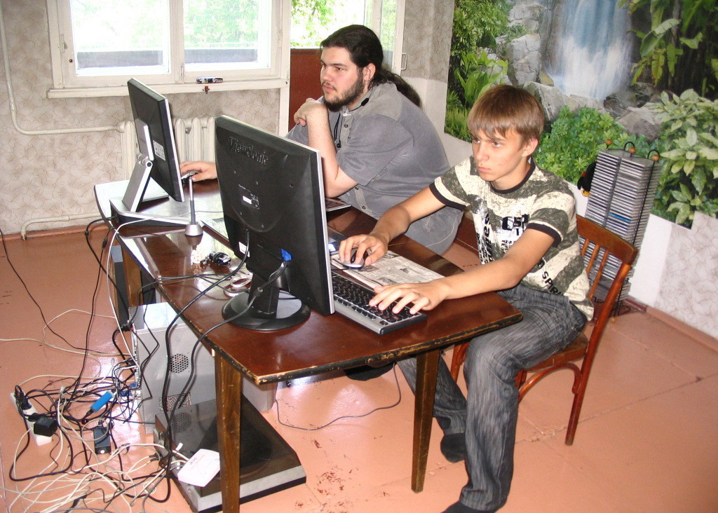 Konstantin Sofronov and Denis Kholodilin working